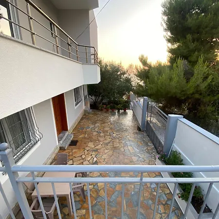 公寓 Hajdini Apartament *